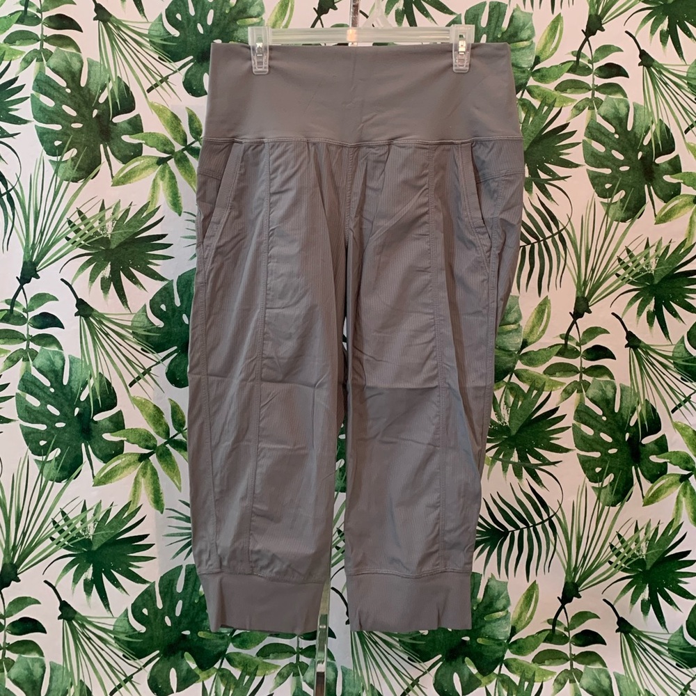 LULULEMON IN FLUX CROPS 12